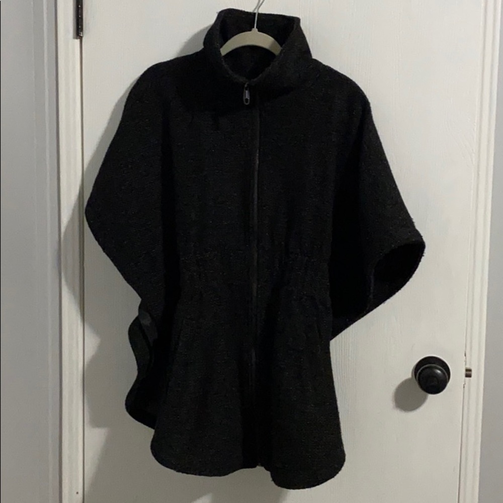 Ponchó coat